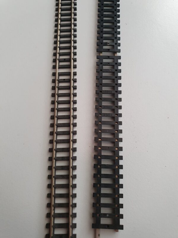 Rechte rail 14902 Minitrix