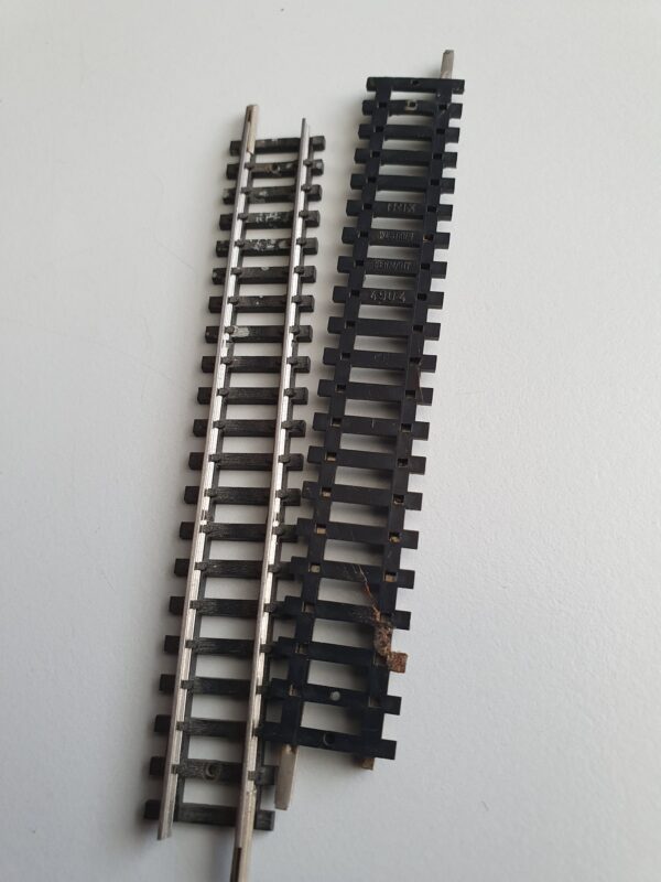 Rechte rail 14904 Minitrix