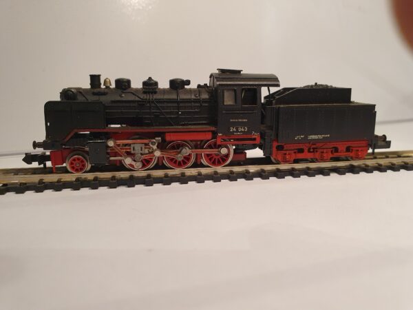 Minitrix  2028 N Stoomlocomotief met tender - BR 24 "Steppenpaard" - DB